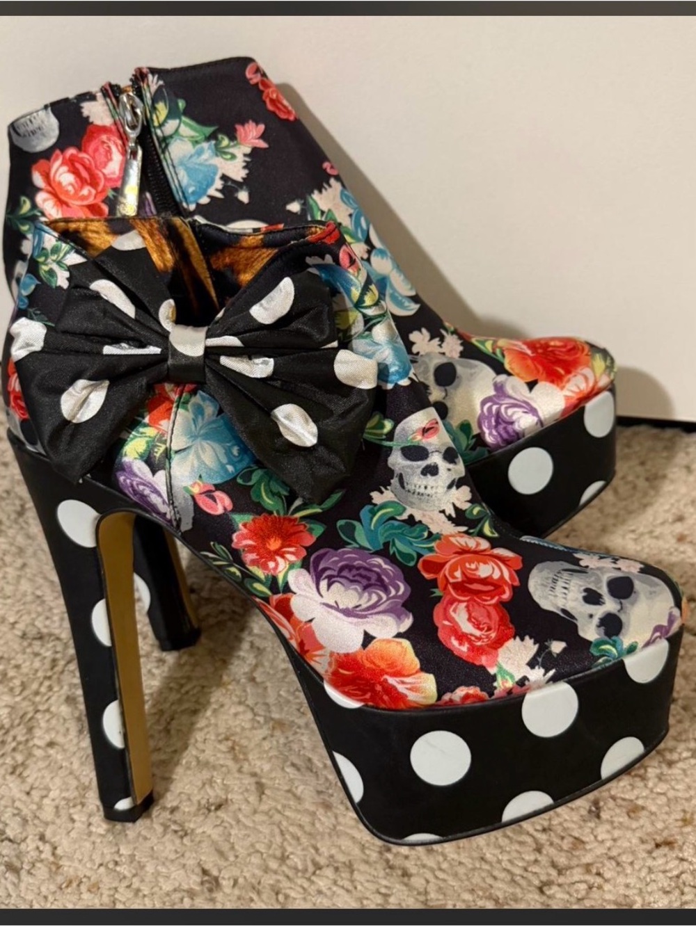 🖤🌹 IRON FIST STATEMENT HEELS 🌹🖤